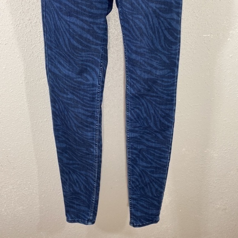 White House Black Market Mid-Rise Laser Printed Animal Zebra Tiger Skinny Jeans - Picture 5 of 13